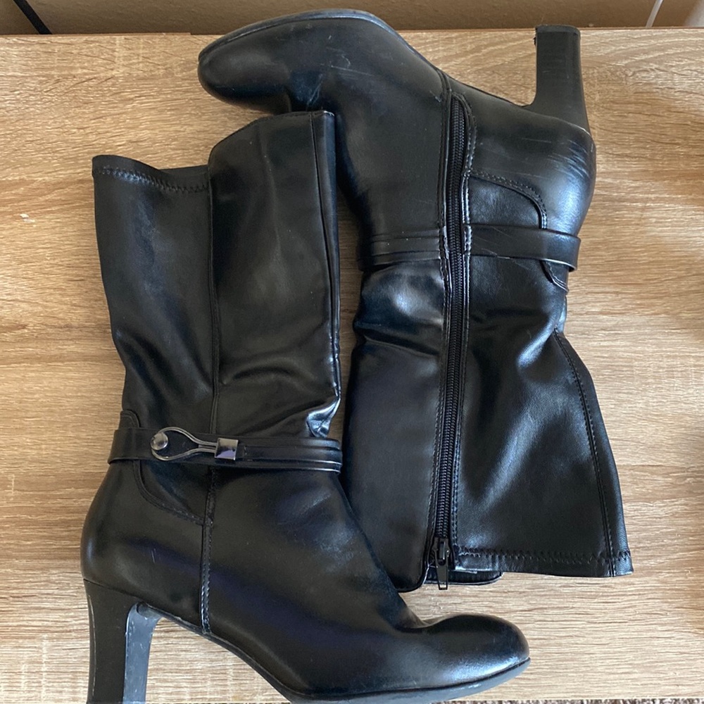 Marbella Size : 6.5 calved high boots